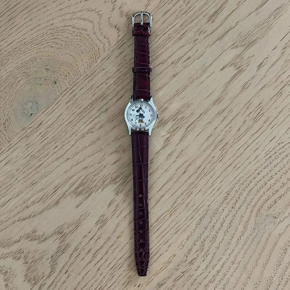 Disney Parks Women’s Classic Minnie Mouse Burgundy Leather Strap Slim Watch - Picture 4 of 8